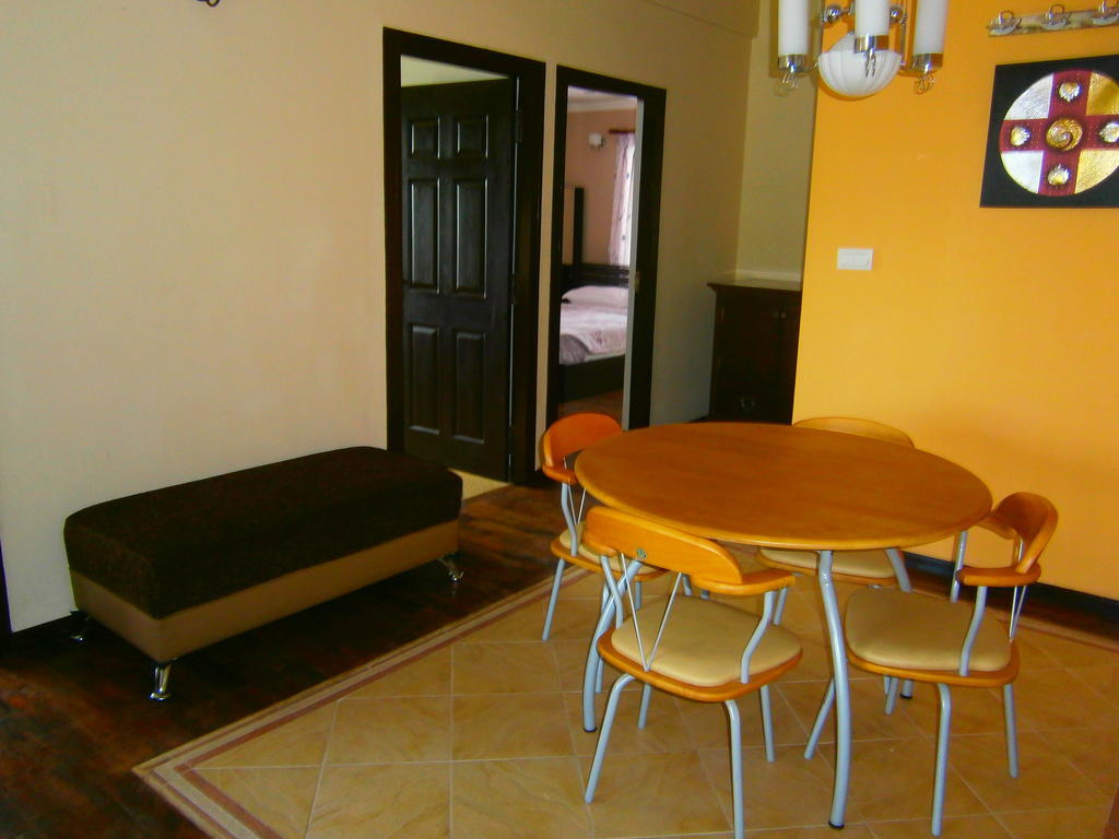 Retreat Serviced Apartment Kathmandu Bagian luar foto