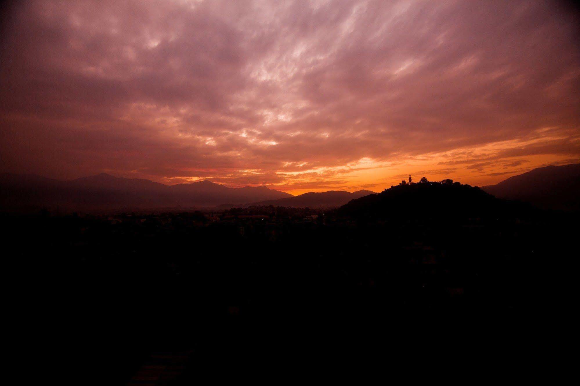 Retreat Serviced Apartment Kathmandu Bagian luar foto