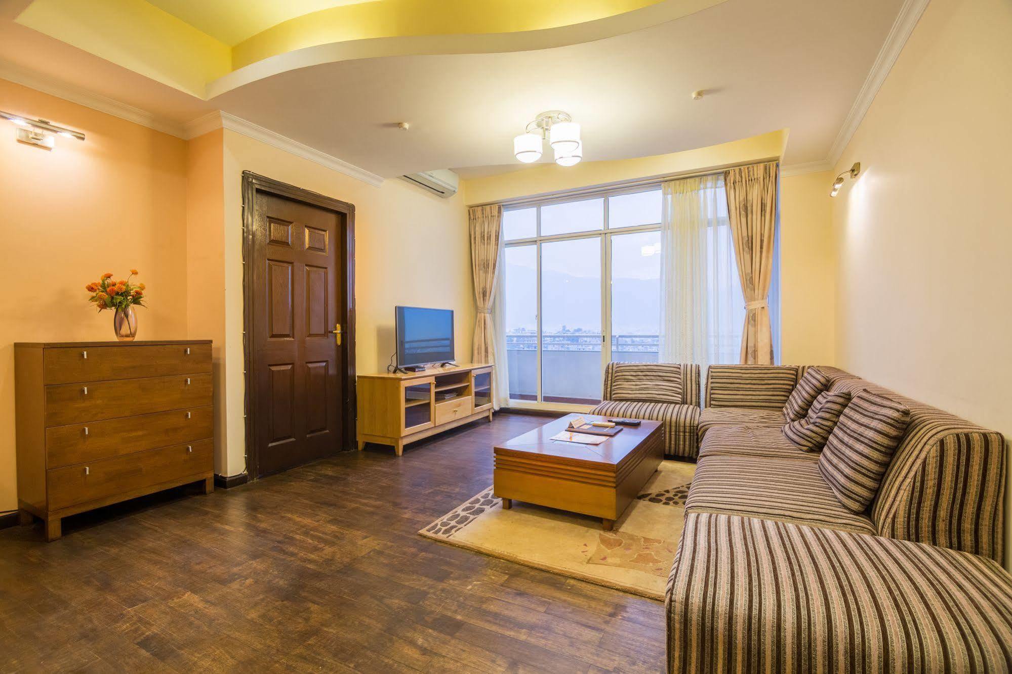 Retreat Serviced Apartment Kathmandu Bagian luar foto